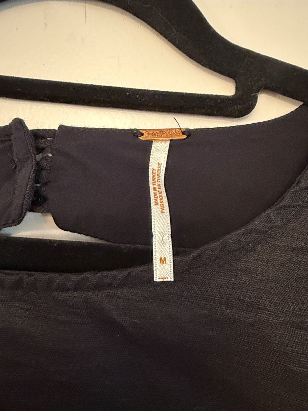 Free People Backless Black Short Flutter Sleeve Tie-Back Crop Top - Picture 2 of 3